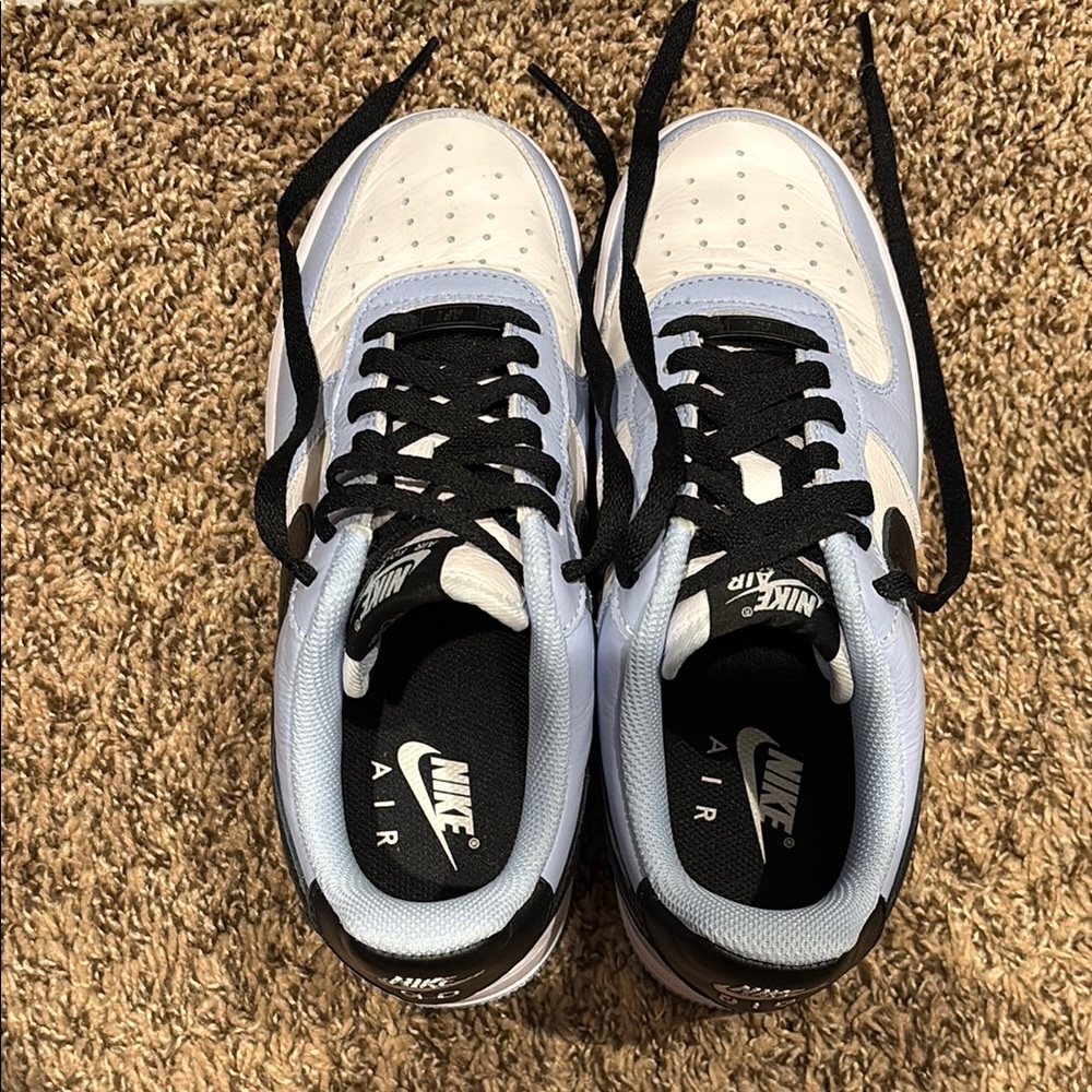 Nike Air Force 1 - White and Light Blue - Picture 5 of 5